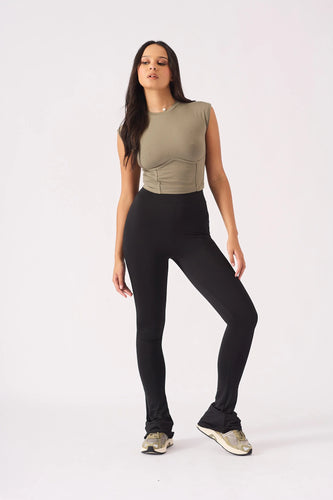 KICK FLARE LEGGINGS - BLACK